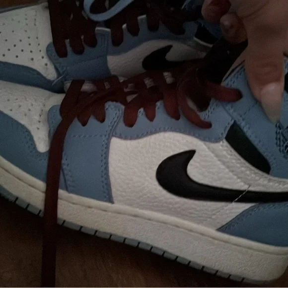 Stylish Blue and White High-Top Sneakers - Picture 2 of 3